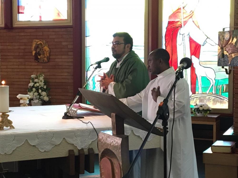 Santa Messa celebrata da Padre José Sidney do Prado Alves.